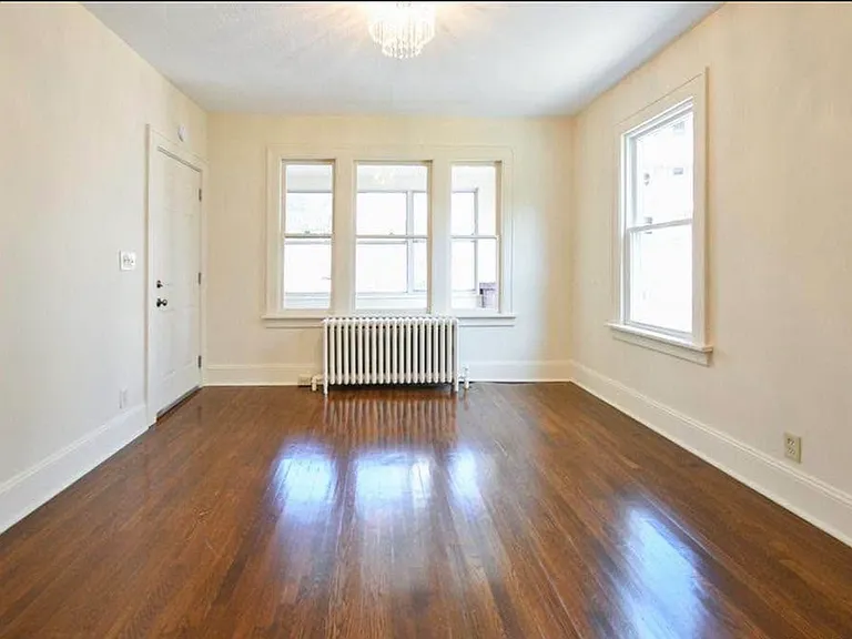 26 Eastwood Ave — Photo 6