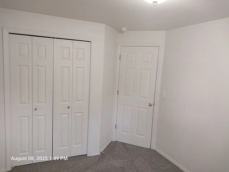 320 NW Country Ct — Photo 8