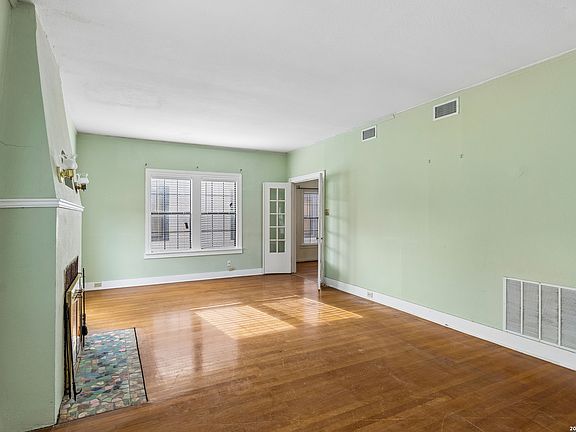 5th image of 2018 W GRAMERCY PL