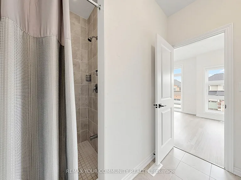 105 Halldorson Ave — Photo 39