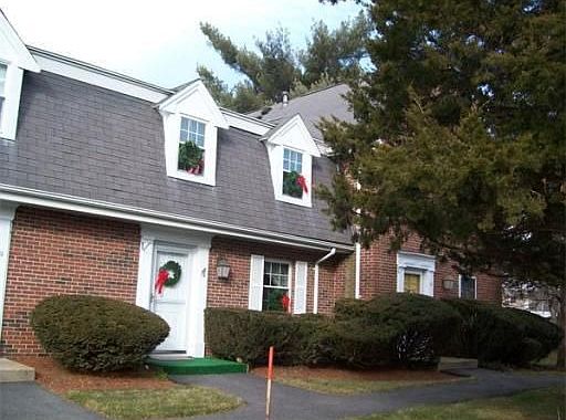 1st image of 19 Christopher Dr
