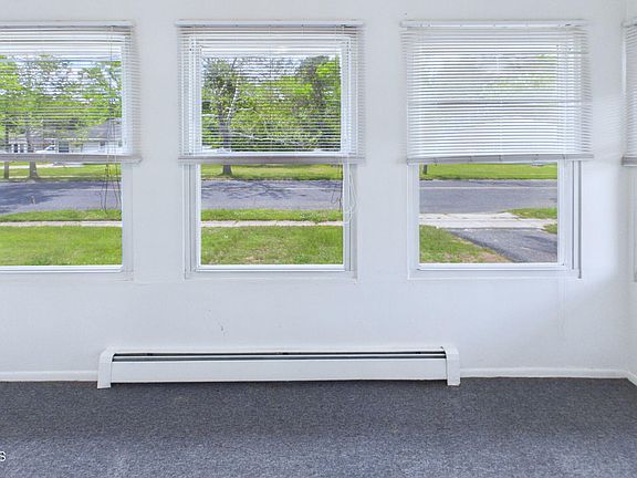 5th image of 2240 Yorktowne Boulevard