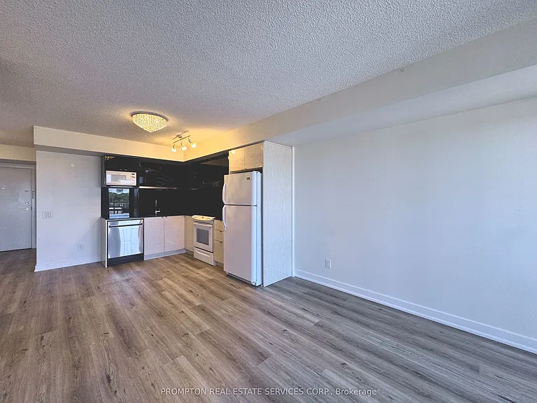 72 Esther Shiner Blvd #612 — Photo 4