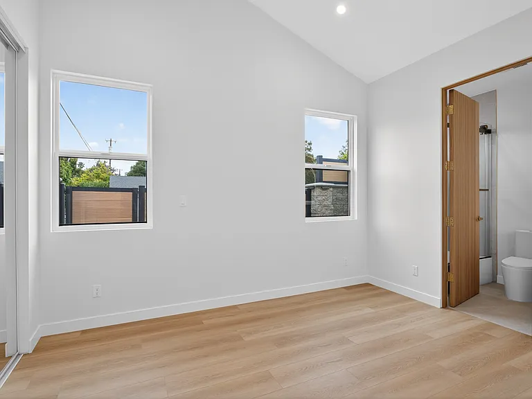 17501 Los Alimos St #10809 — Photo 15