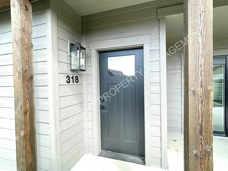 318 Aviator Ave #318 — Photo 5