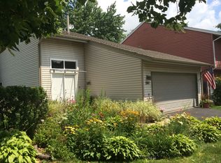 241 Chicory Ln, Buffalo Grove, IL 60089