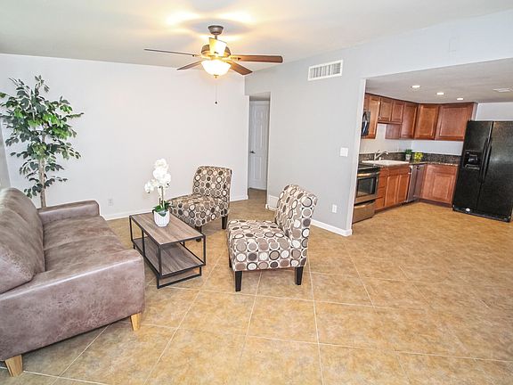 4th image of 1462 W La Pasadita St