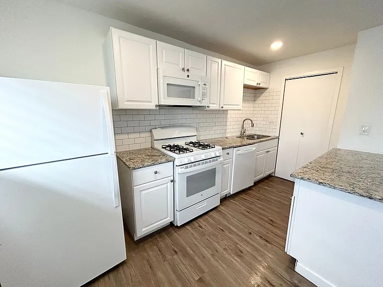 411 - 413 Prairie Rd. — Photo 10