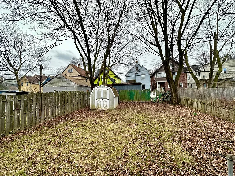 679 Linden St — Photo 16