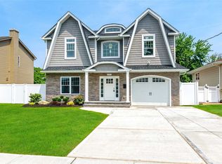 2759 Len Dr, Bellmore, NY 11710