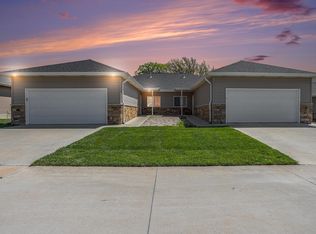 4227 S 40th St, Lincoln, NE 68516