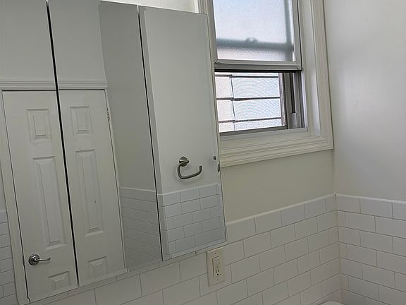 4th image of 11 W 28th St #2
