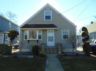 29 Oak Ave, Inwood, NY