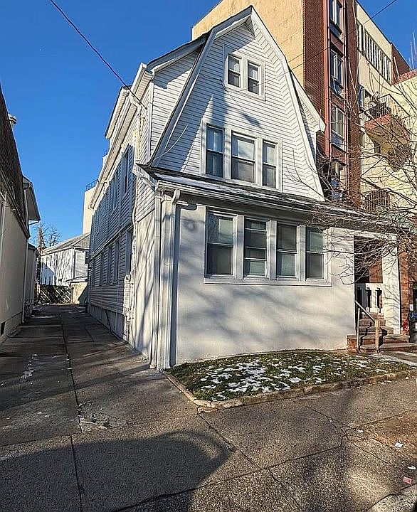 1st image of 1334 E 14th St