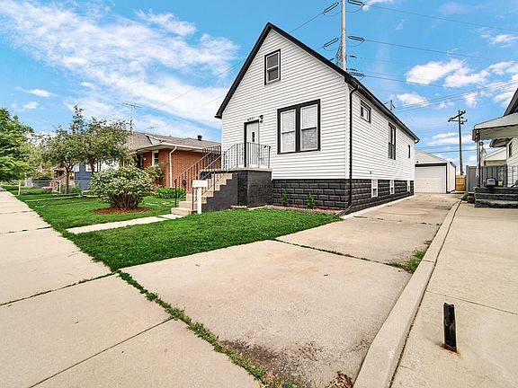 3rd image of 4231 Torrence Ave