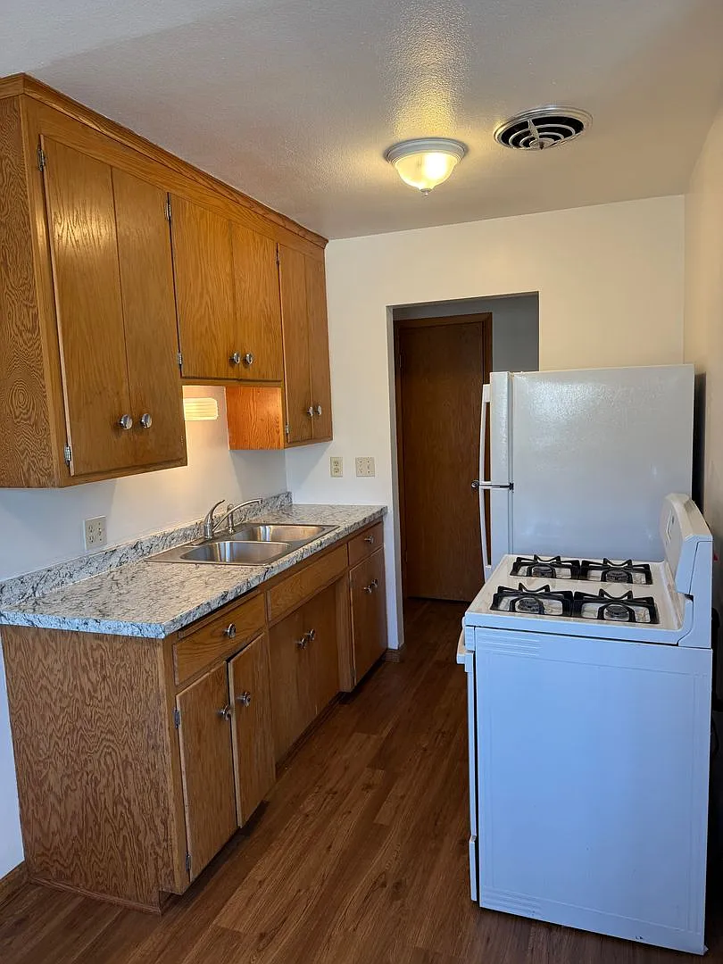 6429 Pleasant, LLC — Photo 3