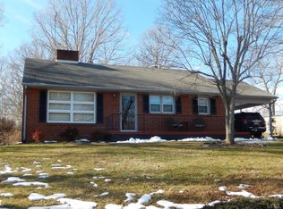 161 Covington Dr, Hurt, VA 24563