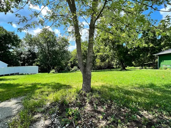 775 N Seminary St, Roanoke, IN 46783