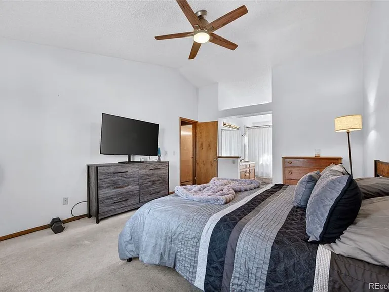 9222 Crestmore Way — Photo 4