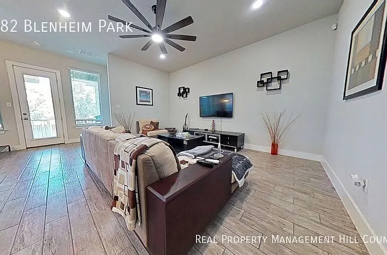 3282 Blenheim Park — Photo 7