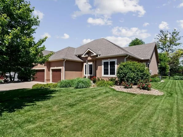 6989 141st St, Basehor, KS 66007