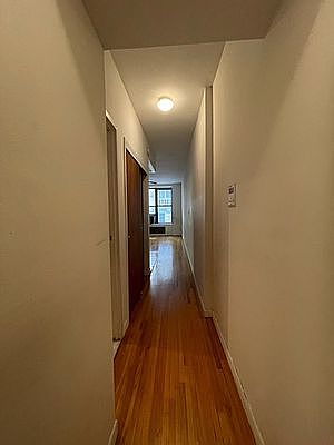 3rd image of 117 W 58th St APT 3F