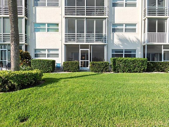 4th image of 20 Yacht Club Dr APT 104