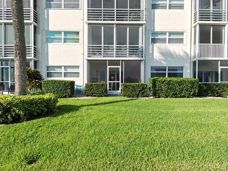 20 Yacht Club Dr #104 — Photo 4