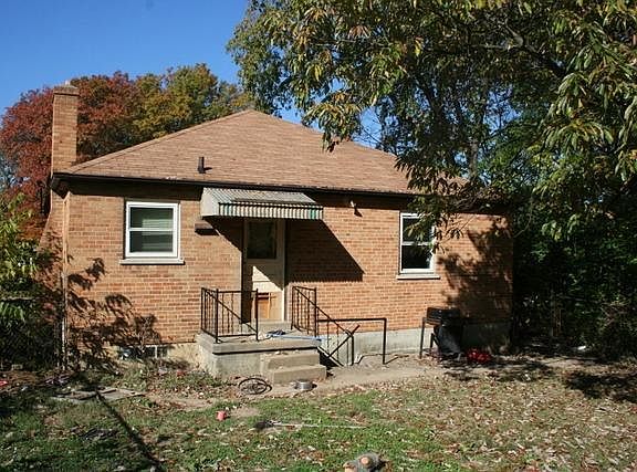 3rd image of 1048 Woodlawn Ave