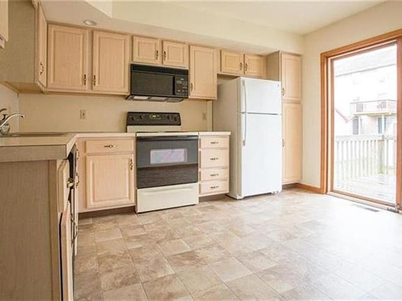3rd image of 2647 Tamlynn Ct