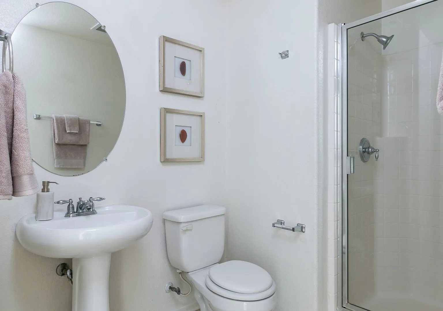 Old Town Camarillo 4 Bed 3 Bath — Photo 2