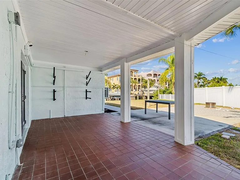 1733 Bayou Grande Blvd NE — Photo 9