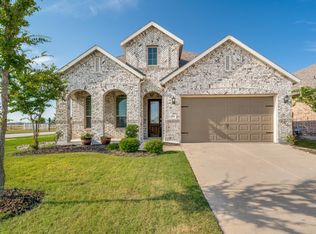 1724 Canter Ct, Aubrey, TX 76227