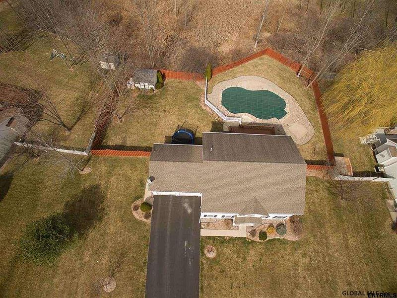 2nd image of 37 MALLARD Drive