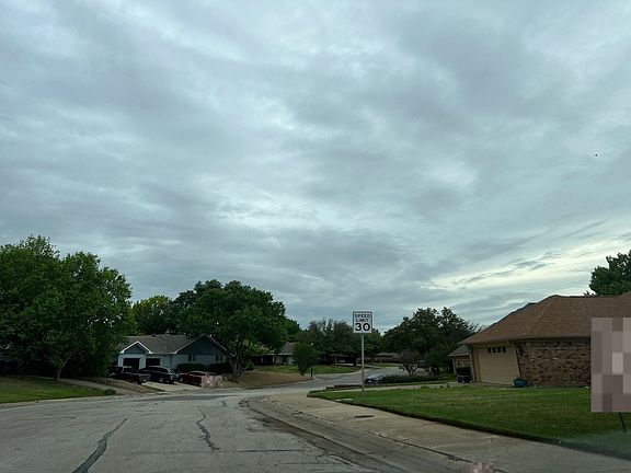 3rd image of 2513 Country Pl