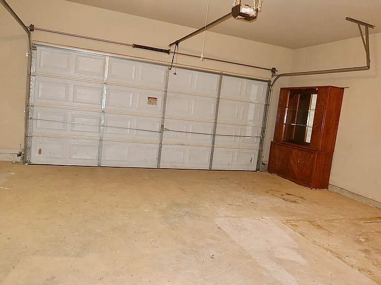 577 Grenier Ter — Photo 24