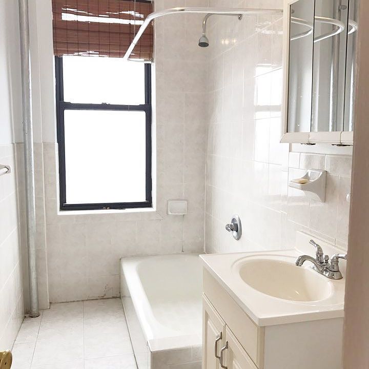 2nd image of 4717 39th St APT 4A