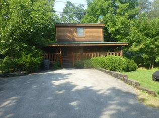 3931 E River Rd, Pigeon Forge, TN 37863