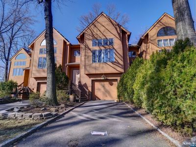14 Saddle River Ct, Saddle Brook, NJ, 07663