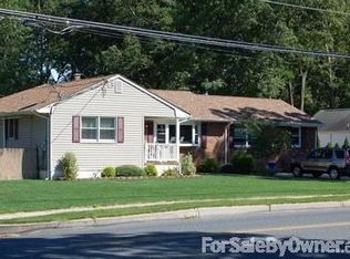 7 10th St, Monroe Township, NJ 08831
