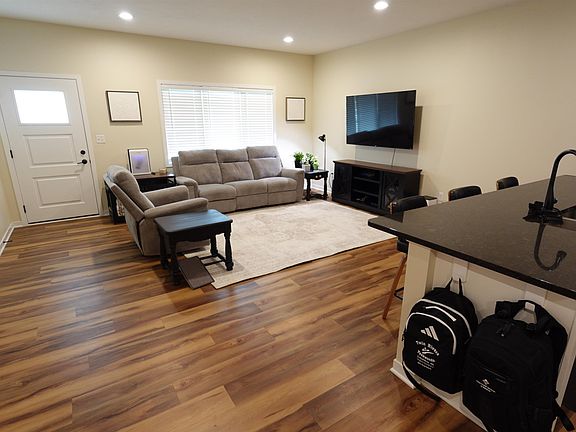 3rd image of 727 3rd St