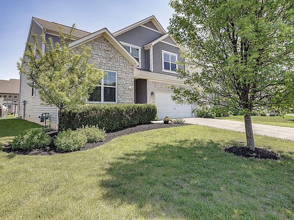 3rd image of 911 Rooks Cir