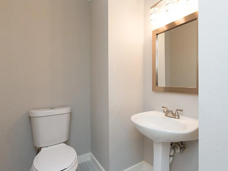 917 Minturn Ln — Photo 6