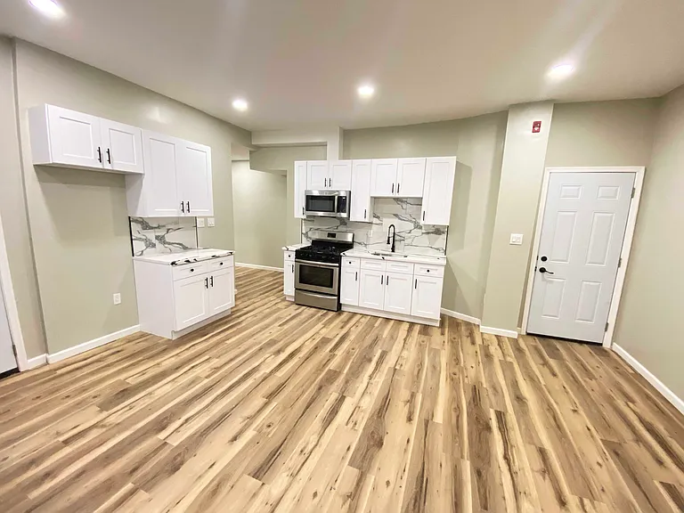 1426 W Rockland St #1 — Photo 7