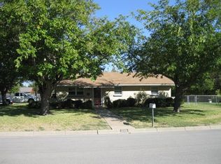 1113 Park Center St, Benbrook, TX 76126