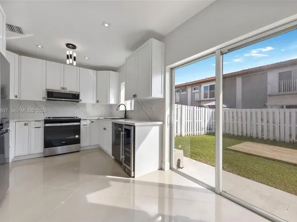 2897 SW 129th Way, Hollywood, FL 33027