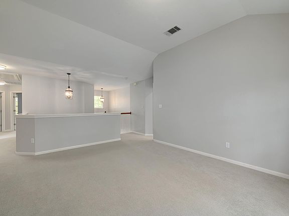 3rd image of 12917 Majestic Oaks Dr