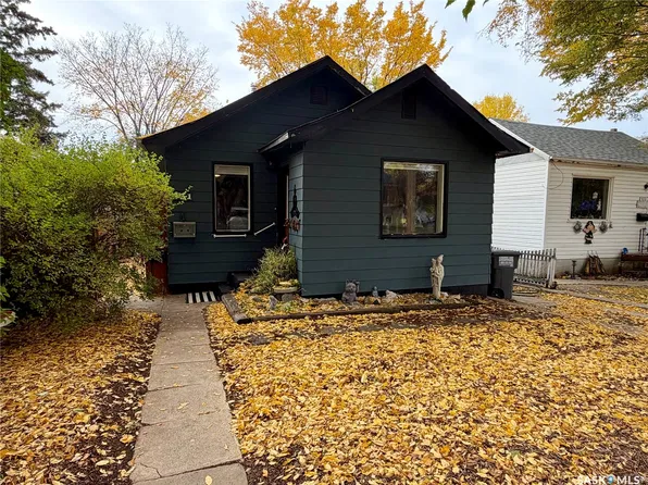 431 L Avenue N, Saskatoon, SK S7L 2P6