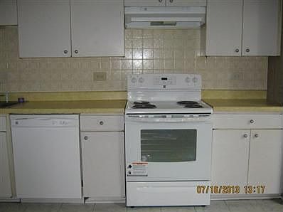 2nd image of 3306 Berwyn Ave Unit 110