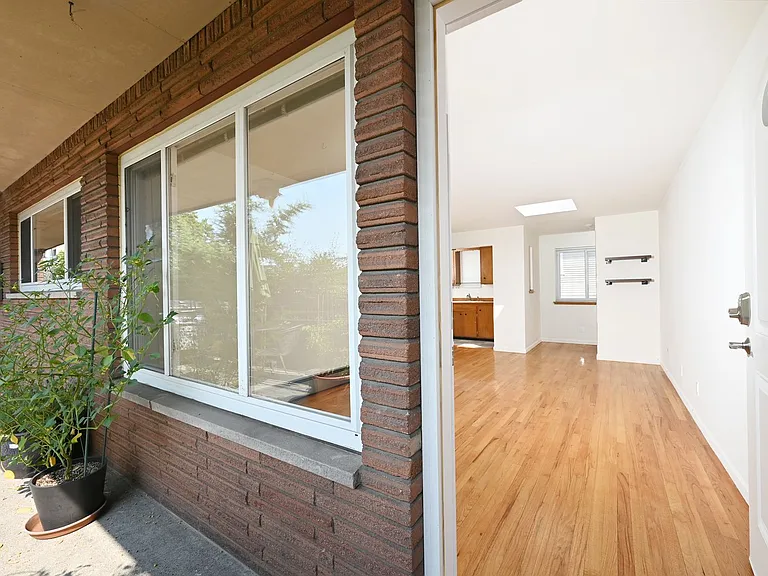 The Diane Apartments — Photo 24
